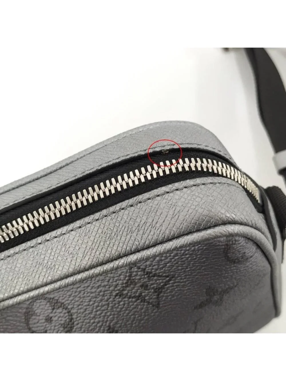 Louis Vuitton Outdoor Messenger Taigarama Taiga Leather